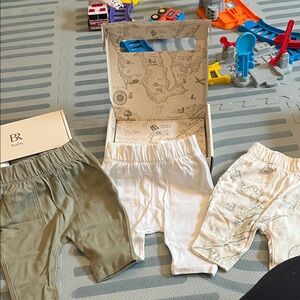 Banana Republic Kids Shorts Set of 3 in Box - Green, White, Patterned